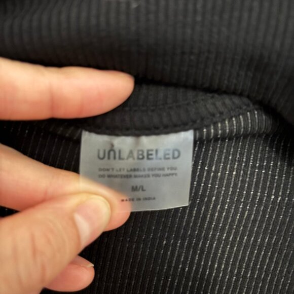 "Unlabeled "Ribbed Mock Neck Cutout Top Black Women’s S/M NWOT - Picture 4 of 5